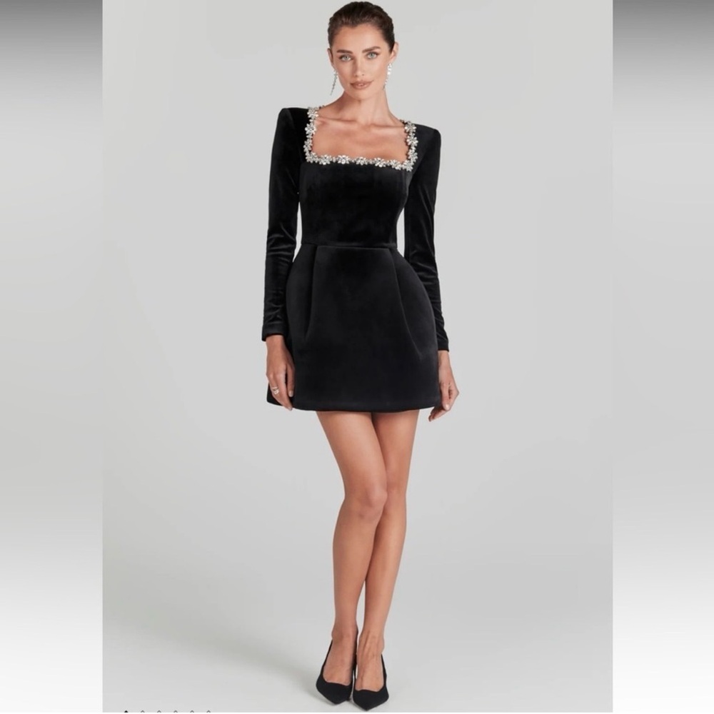 Elegant Black Velvet Embellished Dress with Floral Accents with pockets. - Picture 2 of 6